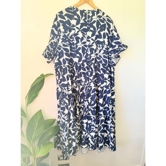 Shein curve size 4xl navy & white leaf print tiered dress - dresses top women’s apparel