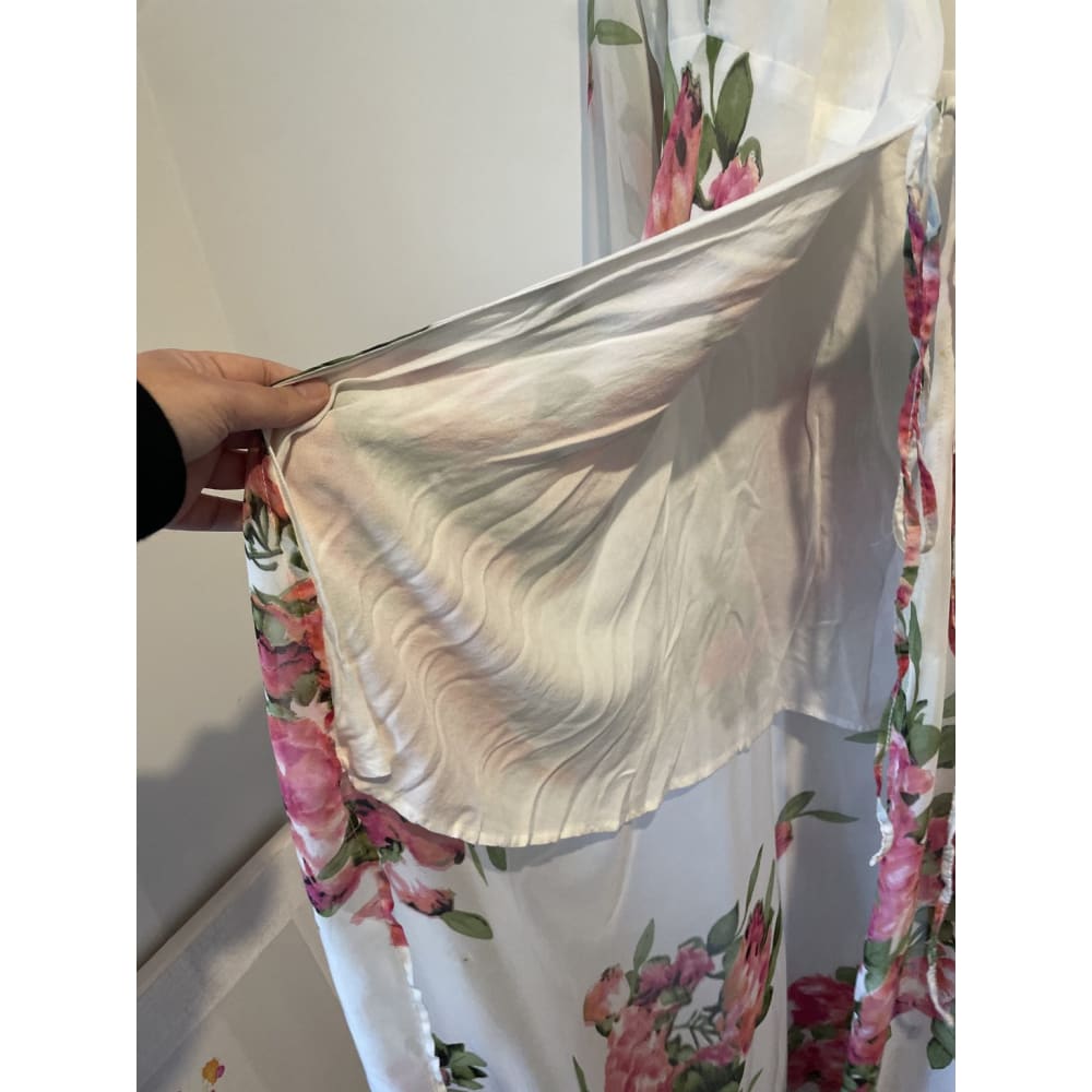 Showpo size 8 tie front floral cardi / cover up - cover ups cardigan - condition: used women’s apparel