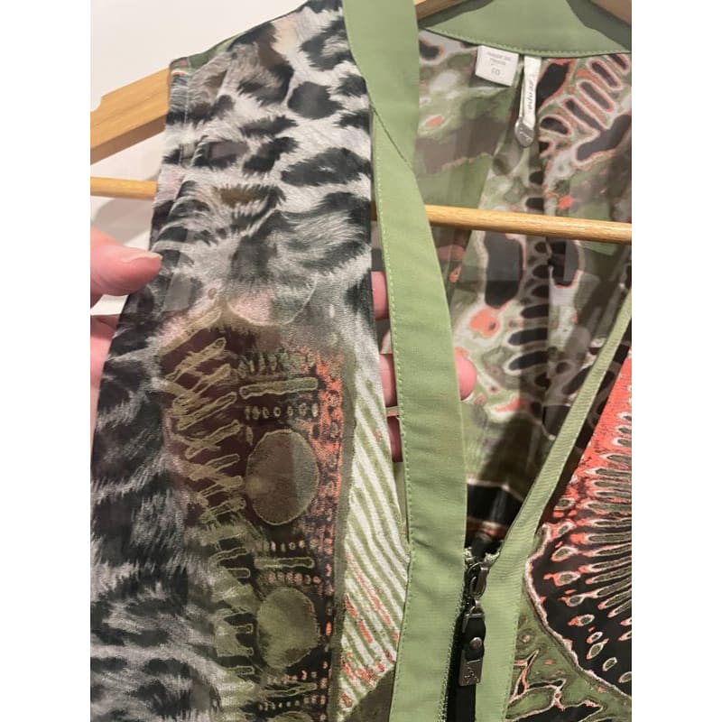 Beautiful sheer scope size 10 zip up top - clothing tops blouse - condition: used - top women’s apparel
