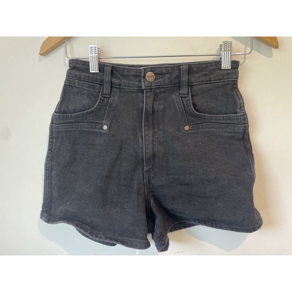 Brand new wrangler hi bells size 6 shorts - shorts clothing & fashion - men - shorts men’s apparel