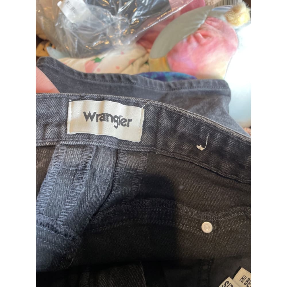Brand new wrangler hi bells size 6 shorts - shorts clothing & fashion - men - shorts men’s apparel