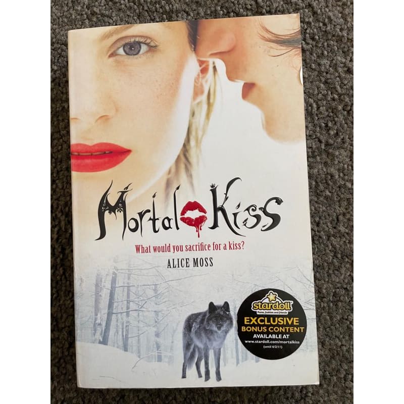Mortal kiss - alice moss - print books book - condition: used - fiction - young adult printed media