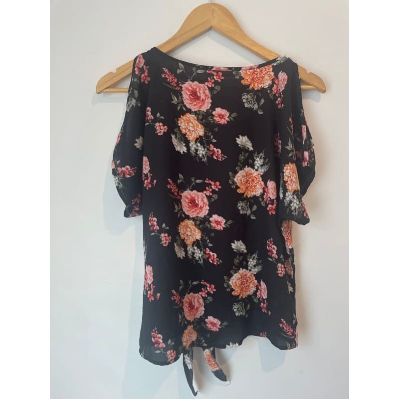 Stella tweed size s floral top - clothing tops blouse - condition: used - short sleeve - top women’s apparel
