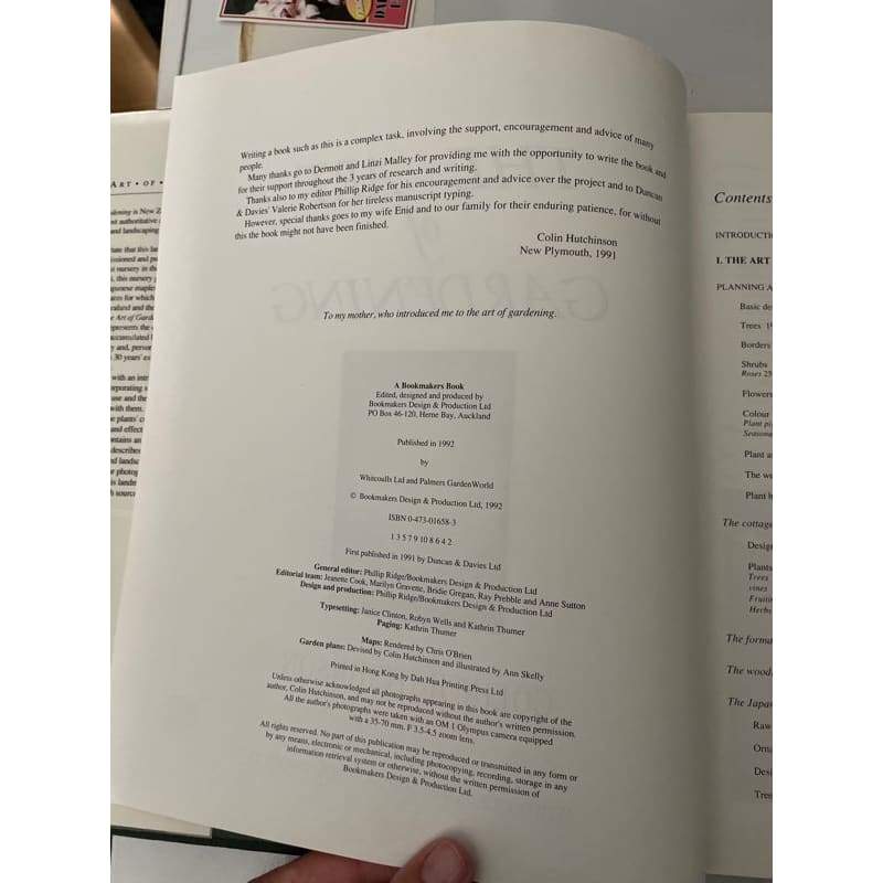 The art of gardening - colin hutchinson - print books book - condition: used - gardening printed media