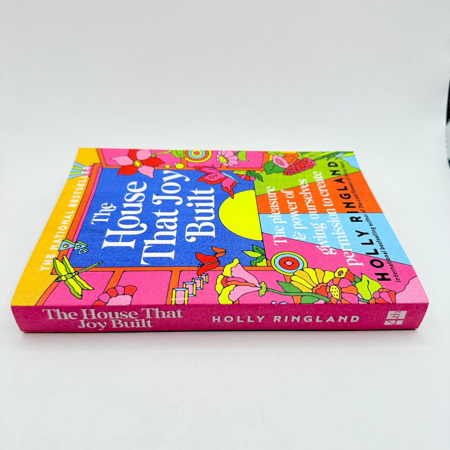 The house that joy built by holly ringland - print books condition: used