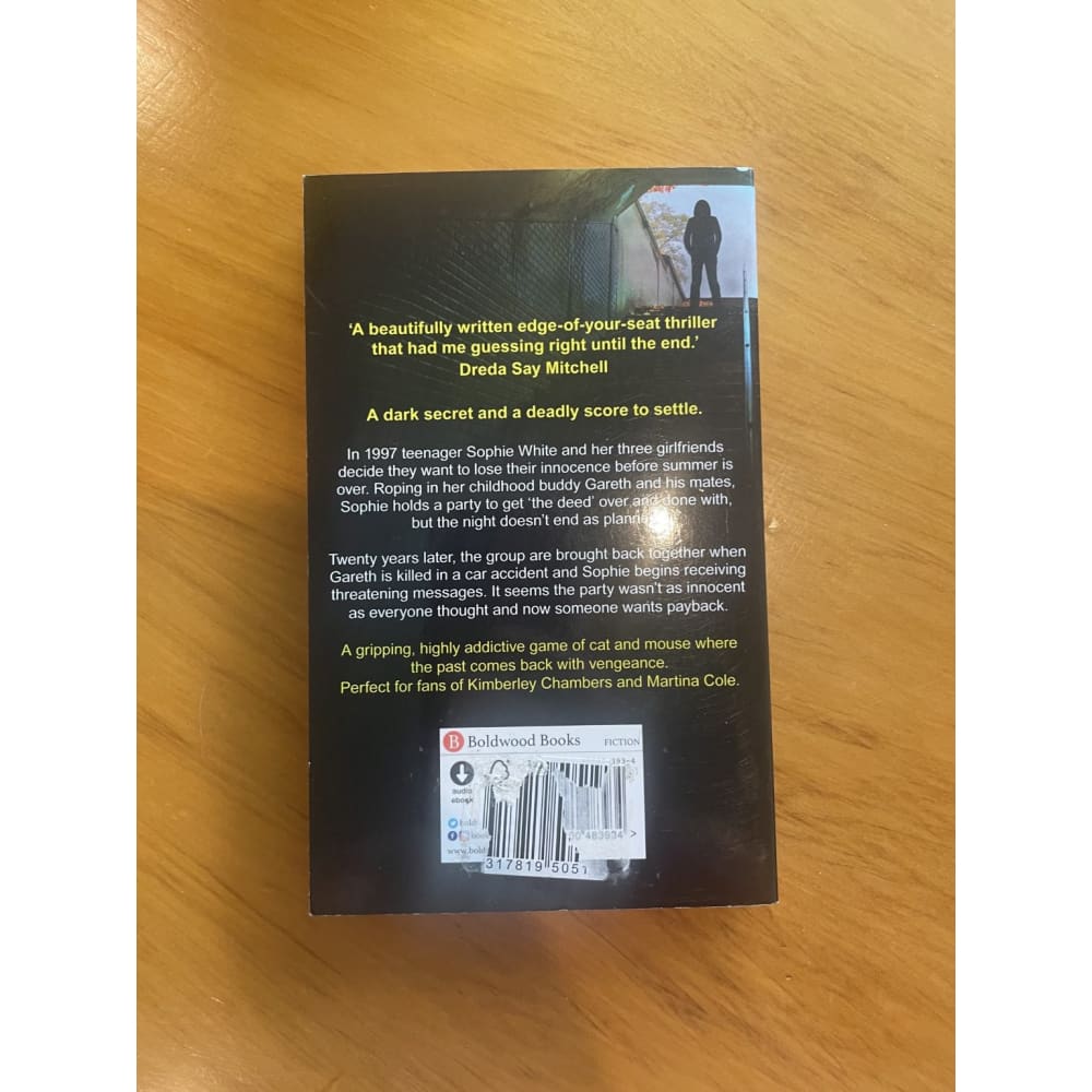 Payback - gemma rogers - print books book - condition: used - fiction - thriller printed media