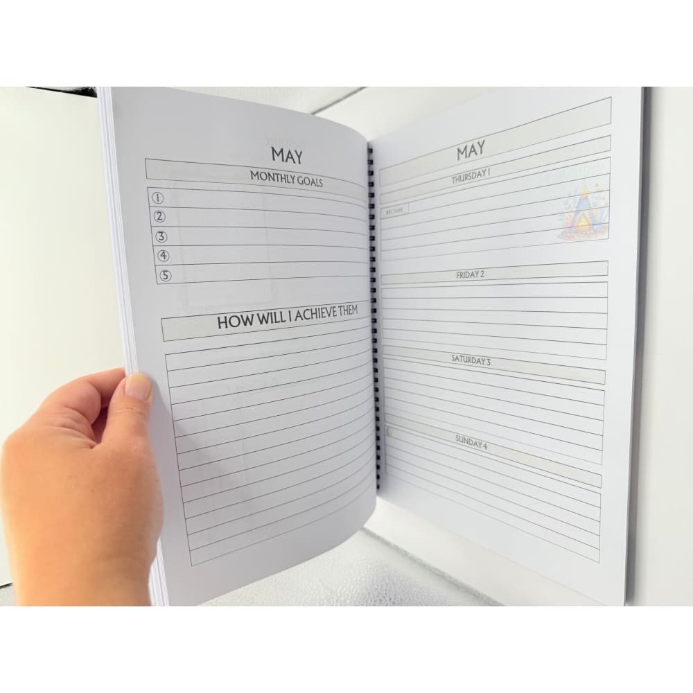 The witches planner 2025 - planners printed media