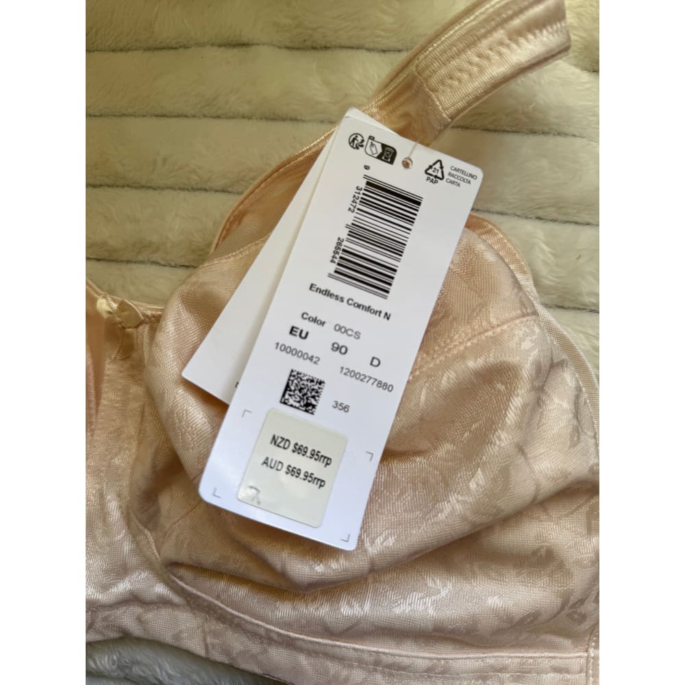 Triumph size 18d endless comfort wire free bra rrp $69 - bras special categories women’s apparel