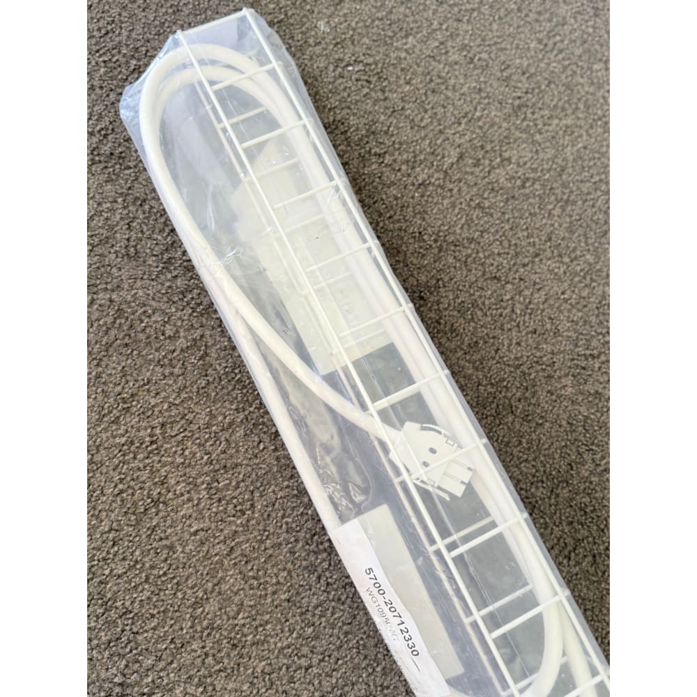 Wire grid under desk tray 950mm – single tier with 2x brackets & outlets | white – brand new - cable management