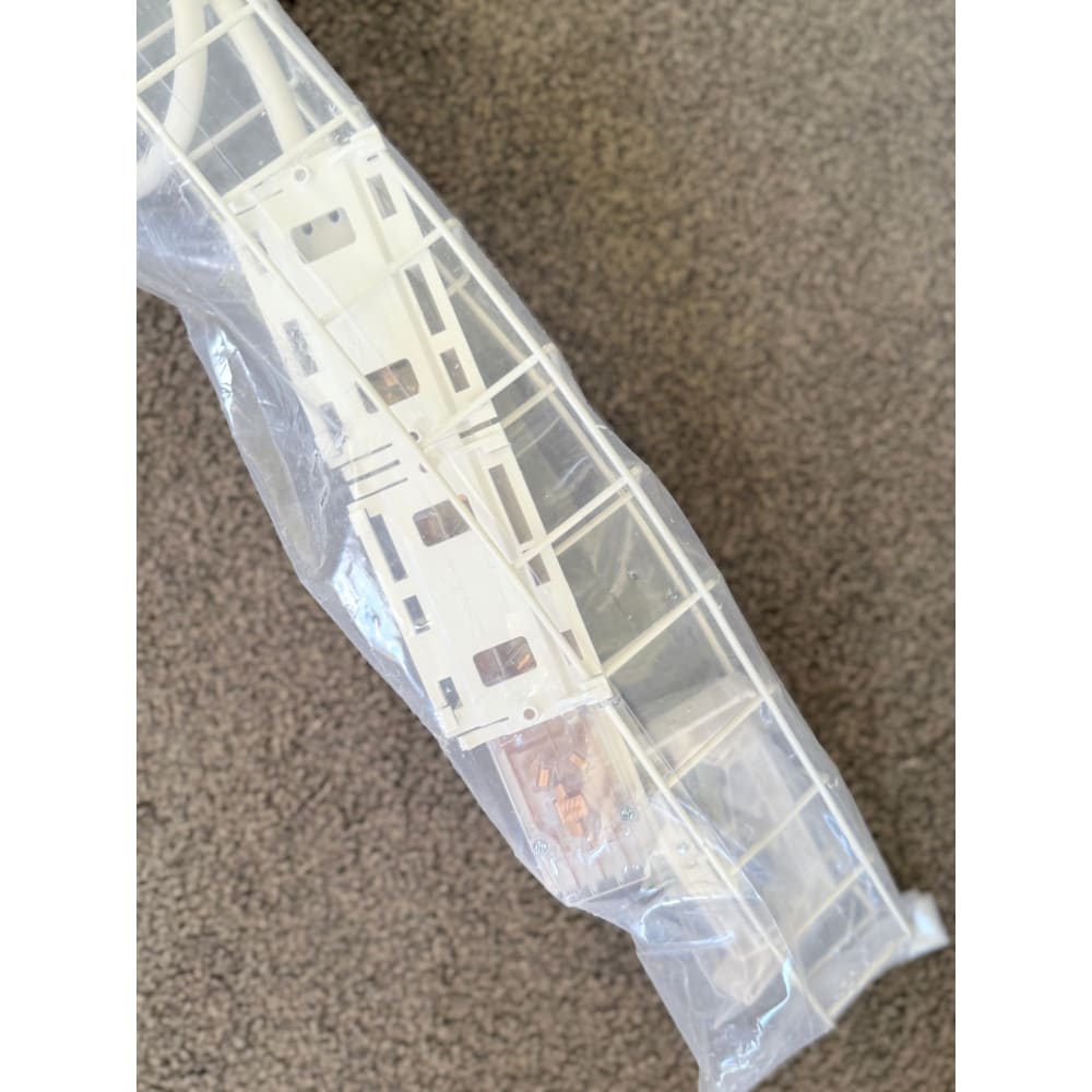 Wire grid under desk tray 950mm – single tier with 2x brackets & outlets | white – brand new - cable management