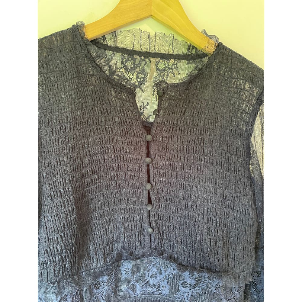 Urban outfitters size s – brand new cut label - sweaters blouse - bnew label cut branded clothing - clothing & fashion
