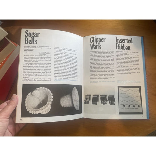 Vintage aww the complete book of cake decorating - print books book - cake - home & living book