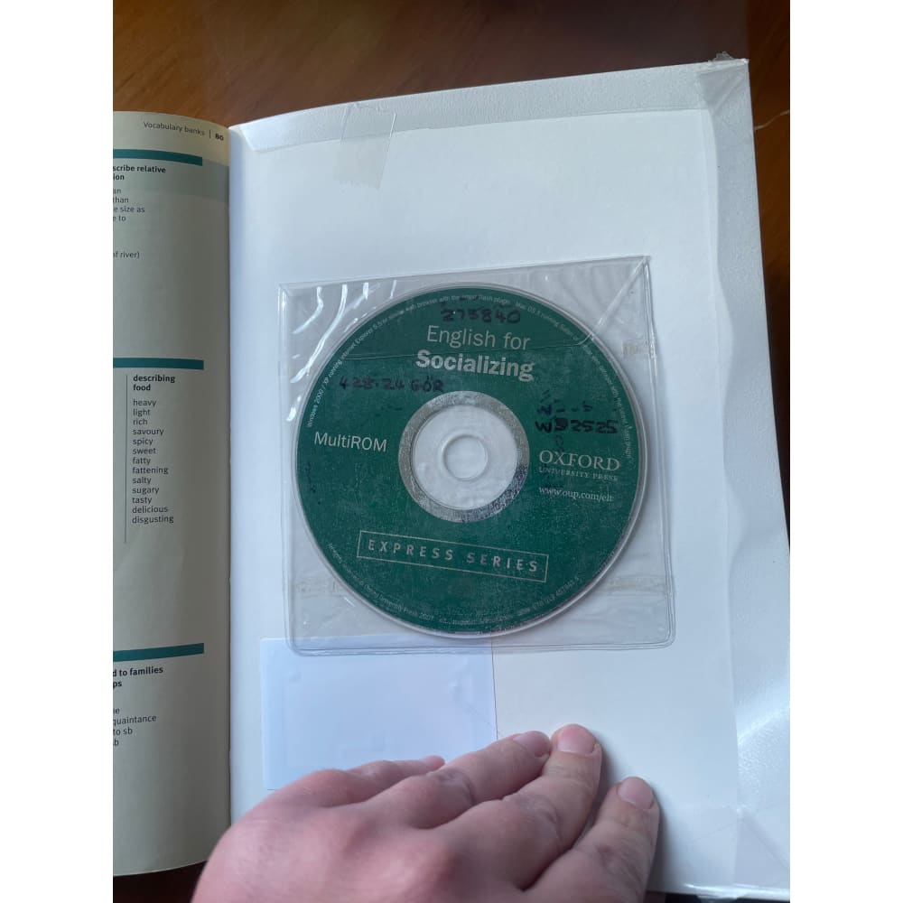English for socializing - sylee gore & david gordon smith - print books book - condition: used - educational - language