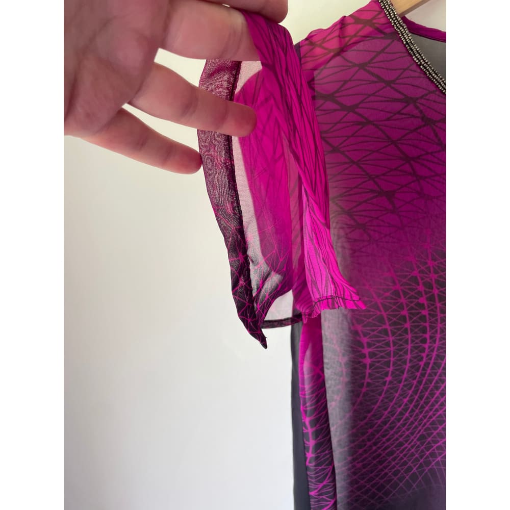 Vamp size 8 sheer abstract top - blouses condition: used - top women’s apparel