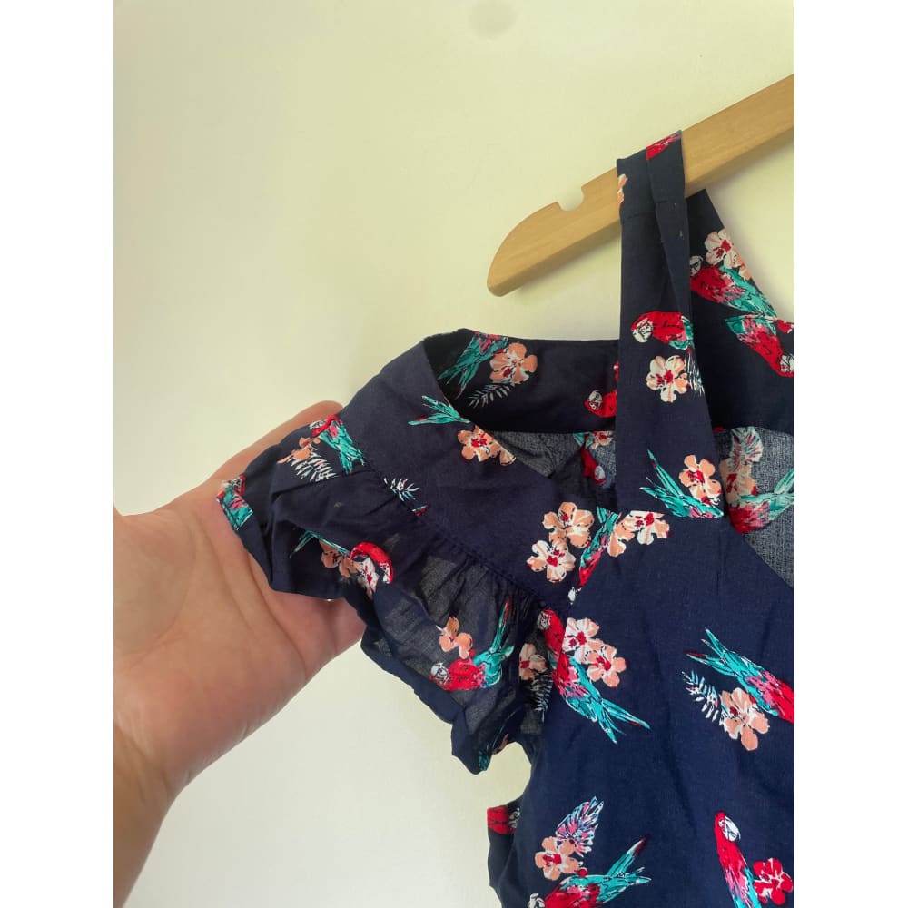 Timeless by vanessa tong size 12 cold shoulder parrot print top – tropical vibes & lightweight style - blouses