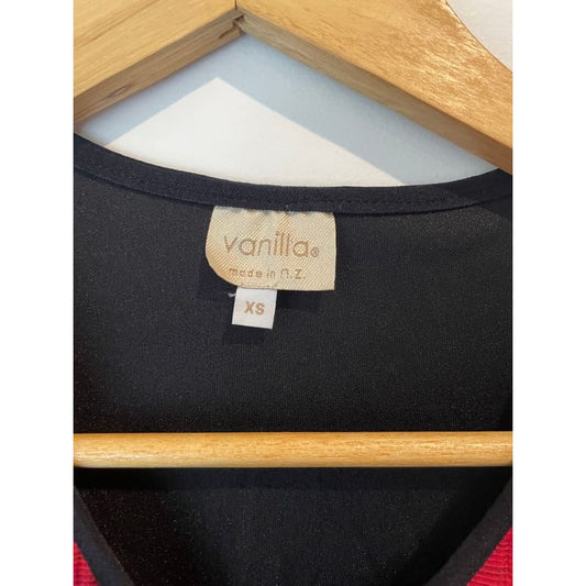 Vanilla (nz) xs top - clothing tops blouse - clothing & fashion - condition: used - long sleeve - top women’s apparel