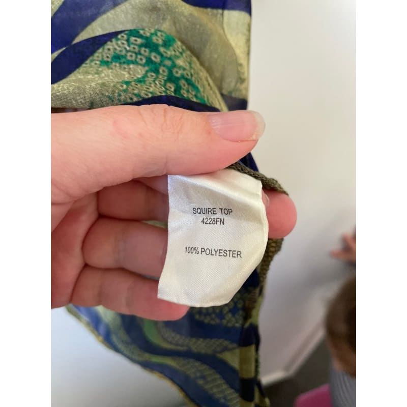 Verge size s “squire top” - blouses clothing & fashion - condition: used - tee - top women’s apparel