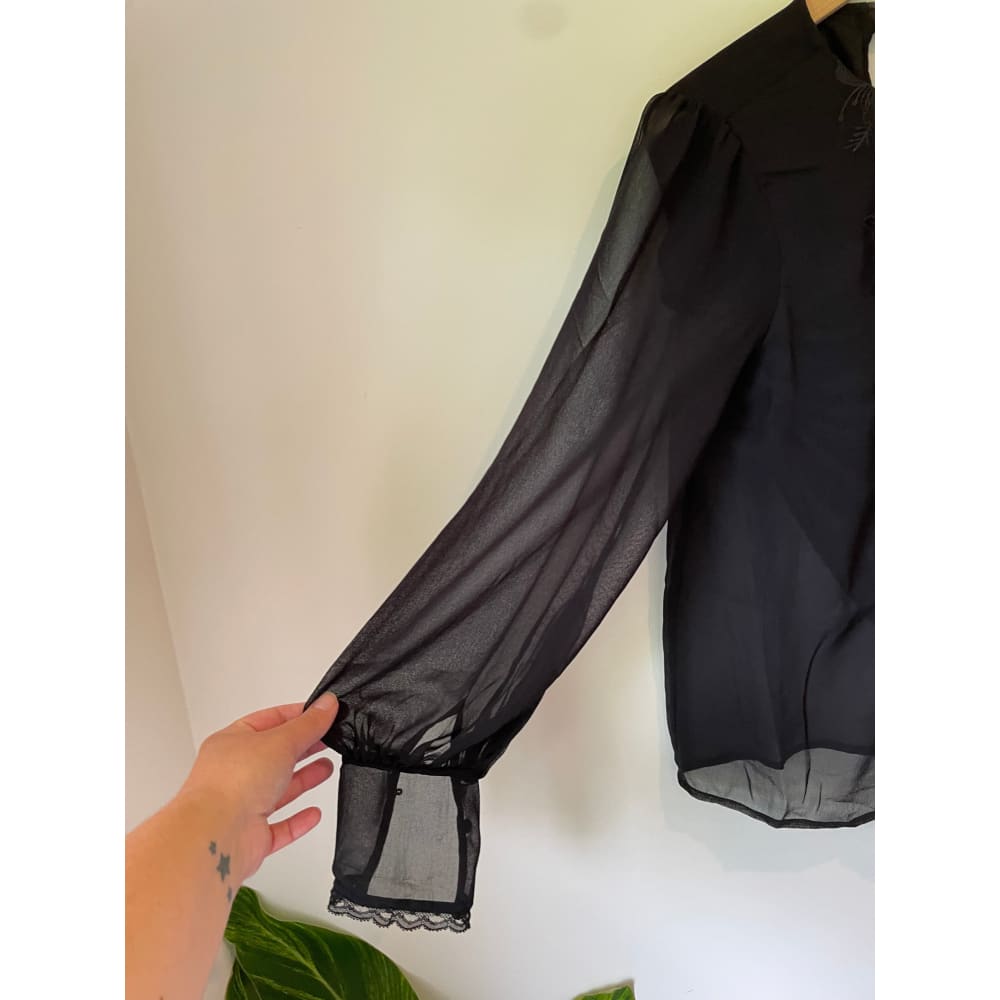 Vero moda sheer embroidered top – size s (brand new cut-label) - blouses blouse - bnew label cut branded clothing