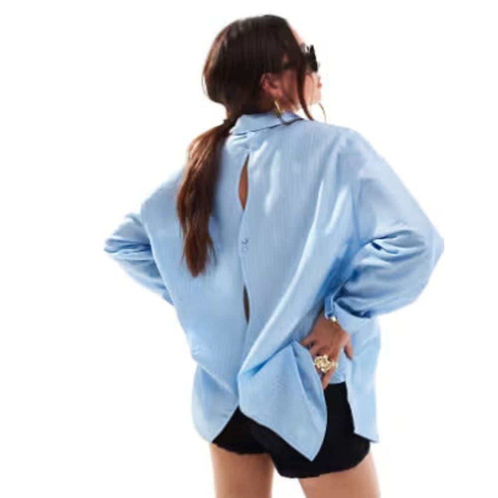 Vero moda size s oversized blue shirt with cut-out back & double button detail - shirts top women’s apparel