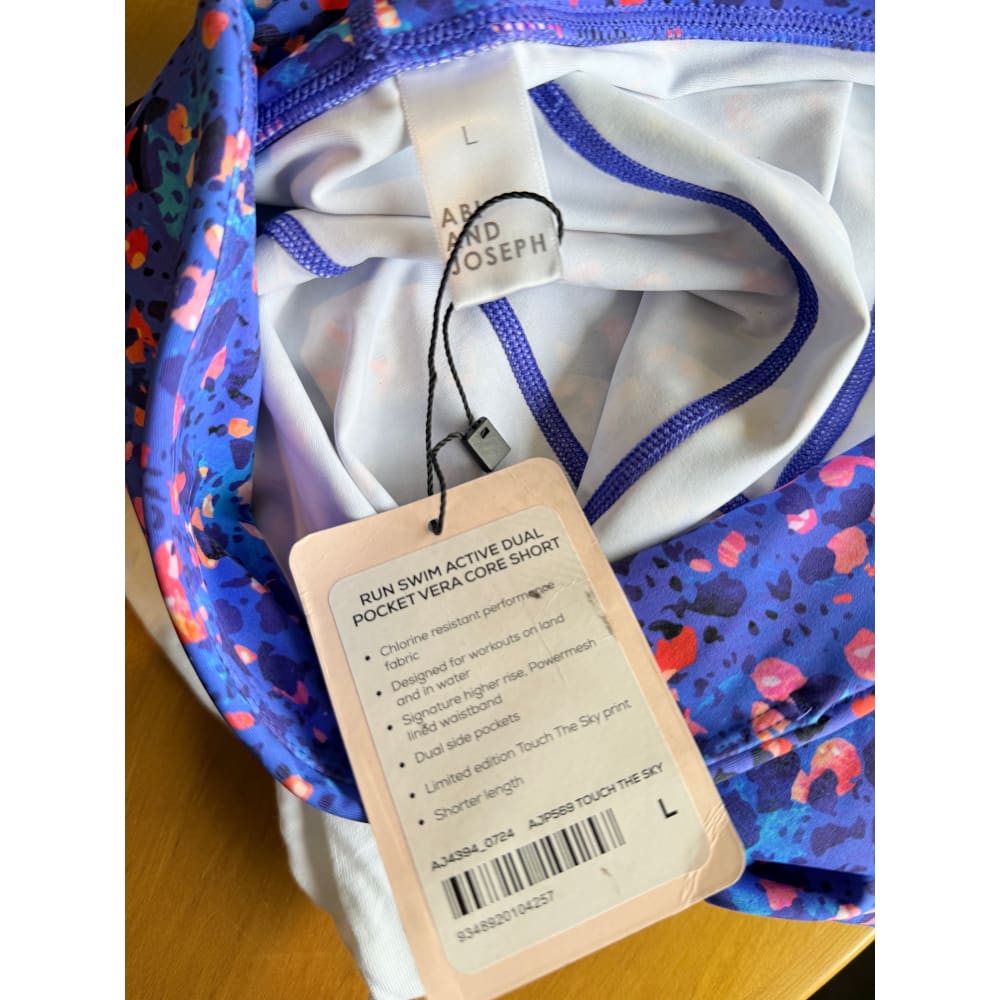 Abi and joseph size l run swim active dual pocket vera core short touch the sky print - shorts bottom women’s apparel