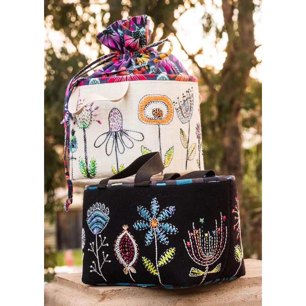 Wendy williams embroidered sewing bag pattern book – 8″ × 6½″ wool appliqué project | brand new - accessory sewing