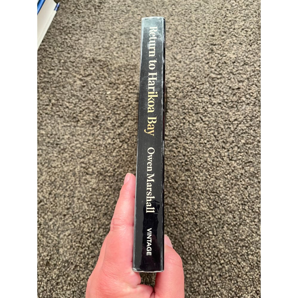 Return to harikoa bay by owen marshall - books printed media