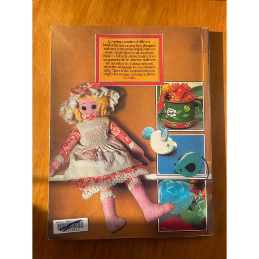 Woman’s day handicraft gifts | creative diy projects book – used (ex-library copy) - print books book - condition: used