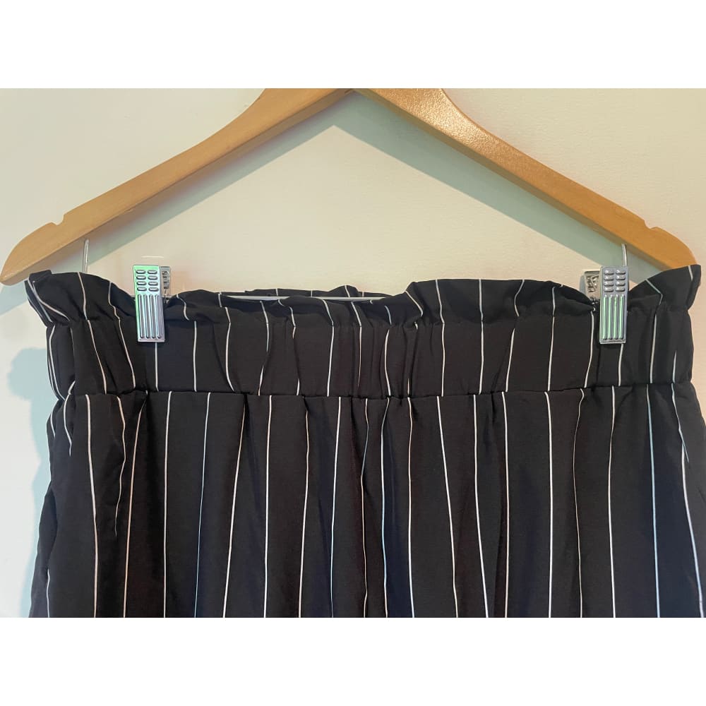 Shein curve 1xl black pinstripe high-waisted trousers with paperbag waist - pants clothing & fashion - pants - top