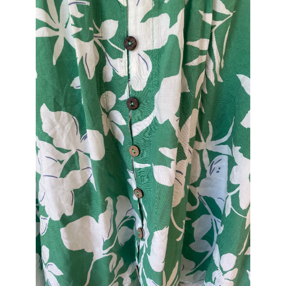 *Brand New Cut Label Branded Clothing Clearance* BRAND UNKNOWN Size 10 Floral Rayon Top