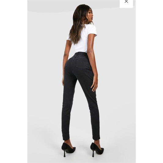 Boohoo size 6 butt shaper mid rise skinny jeans mid blue - jeans bottom - clothing & fashion - jeans women’s apparel