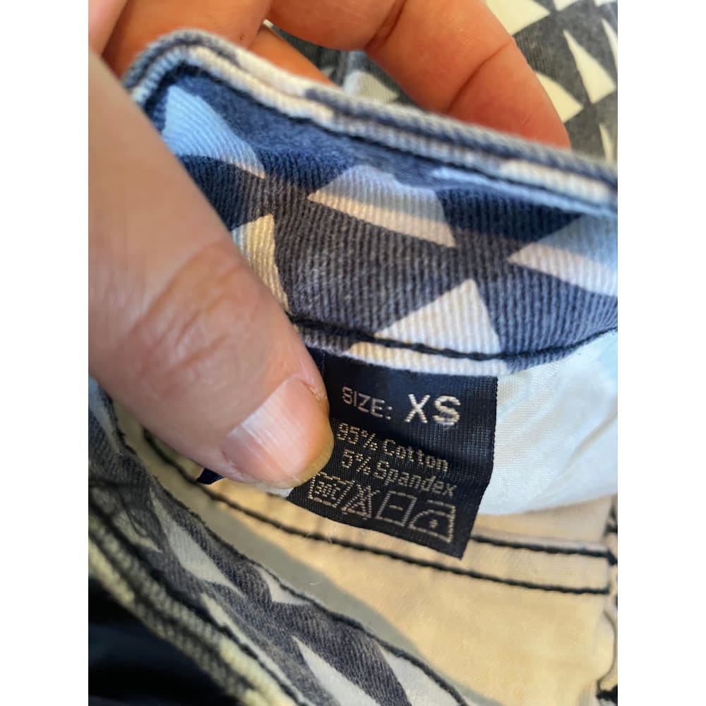 Junk food geometric print denim shorts size xs - denim shorts bottom - clothing & fashion - condition: used - shorts