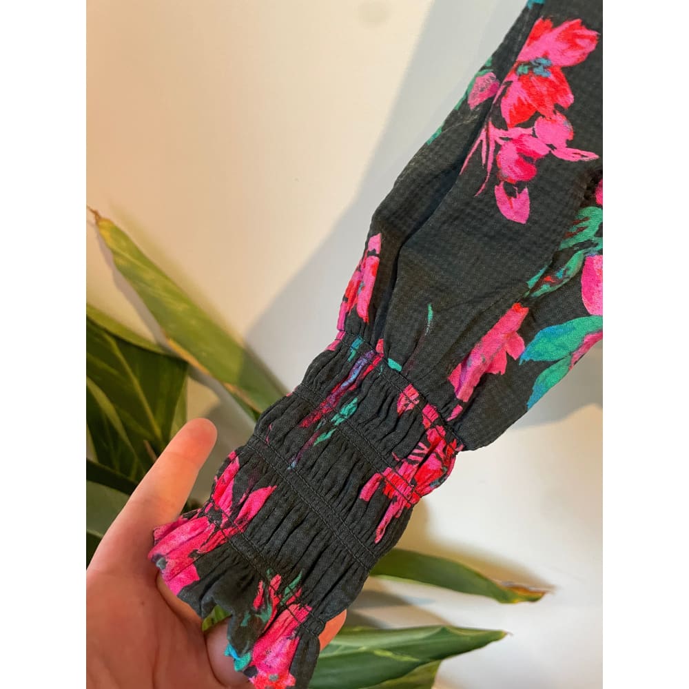 Yas size m floral print smocked blouse – feminine & flattering design sample - blouses women’s apparel