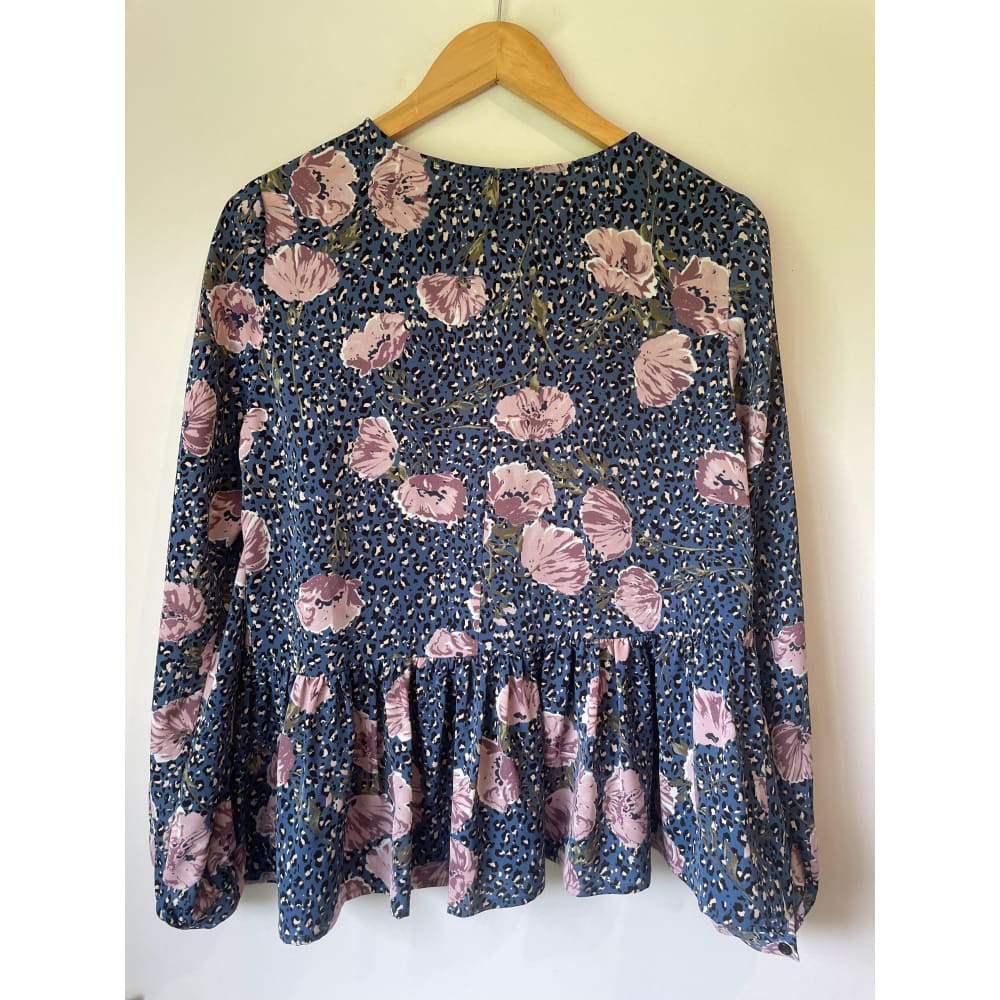 Zafina size 10 floral top - clothing tops blouse - clothing & fashion - designer clearance - top women’s apparel