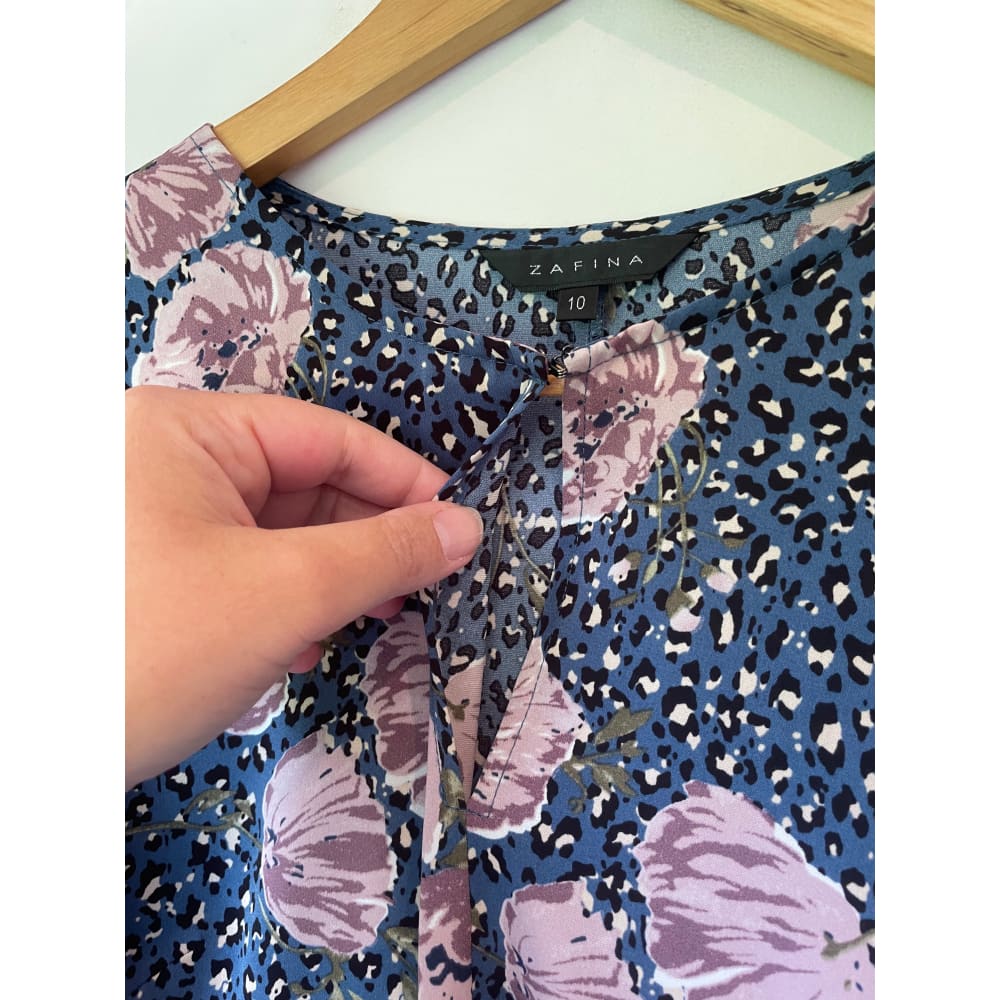 Zafina size 10 floral top - clothing tops blouse - clothing & fashion - designer clearance - top women’s apparel