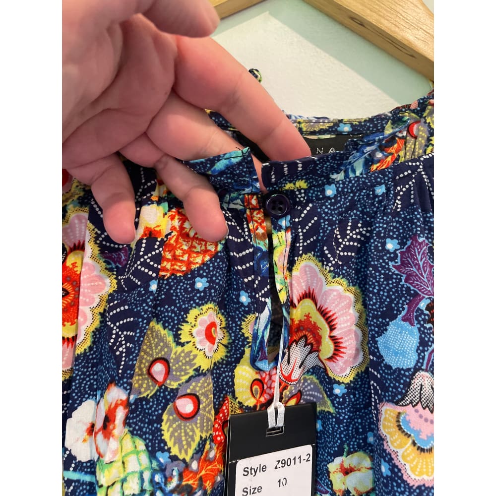 Zafina size 10 floral top - clothing tops blouse - clothing & fashion - designer clearance - top women’s apparel