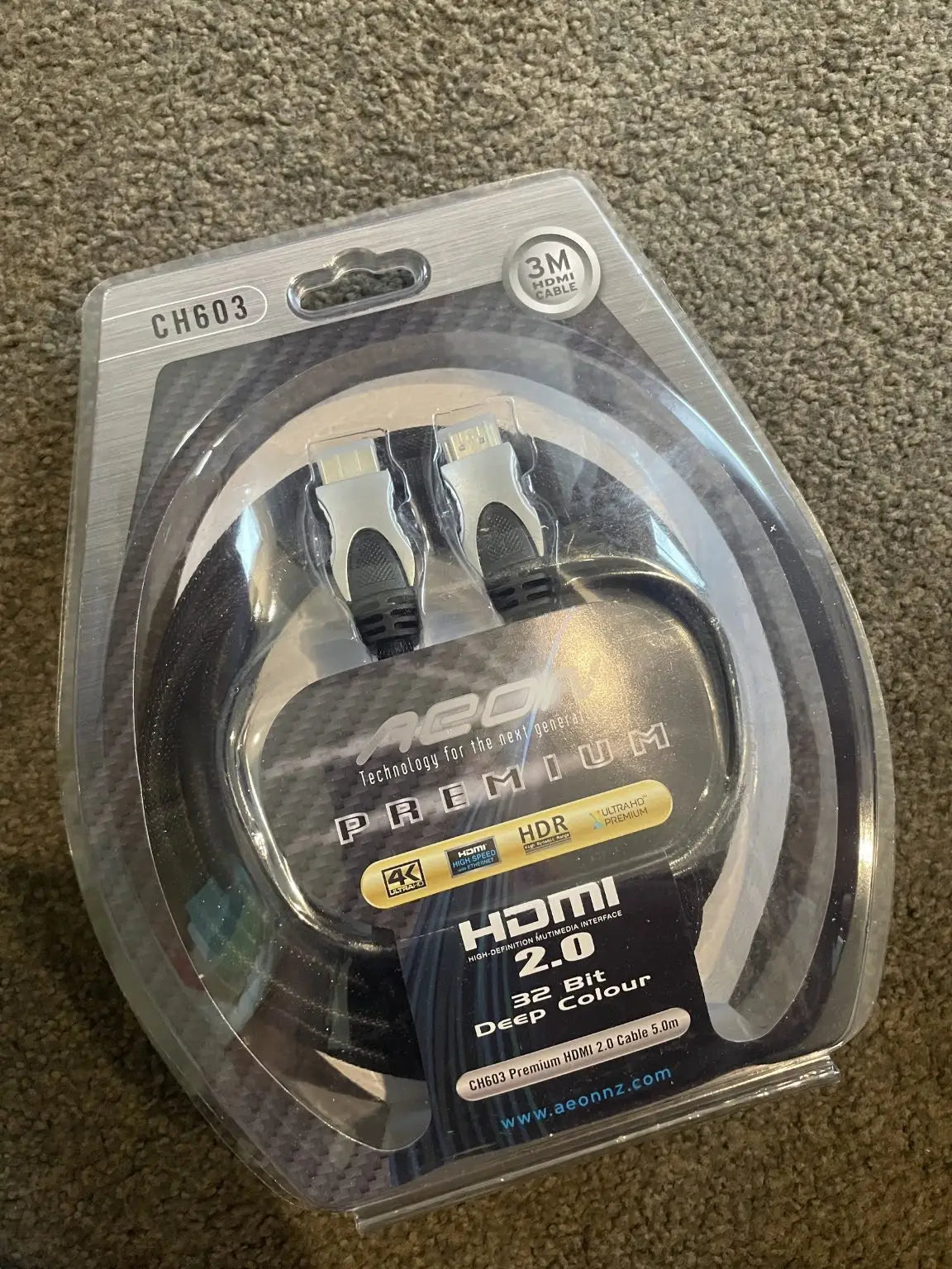 An HDMI 2.0 cable with 32-bit deep color support and 3-meter length, capable of 4K and HDR.