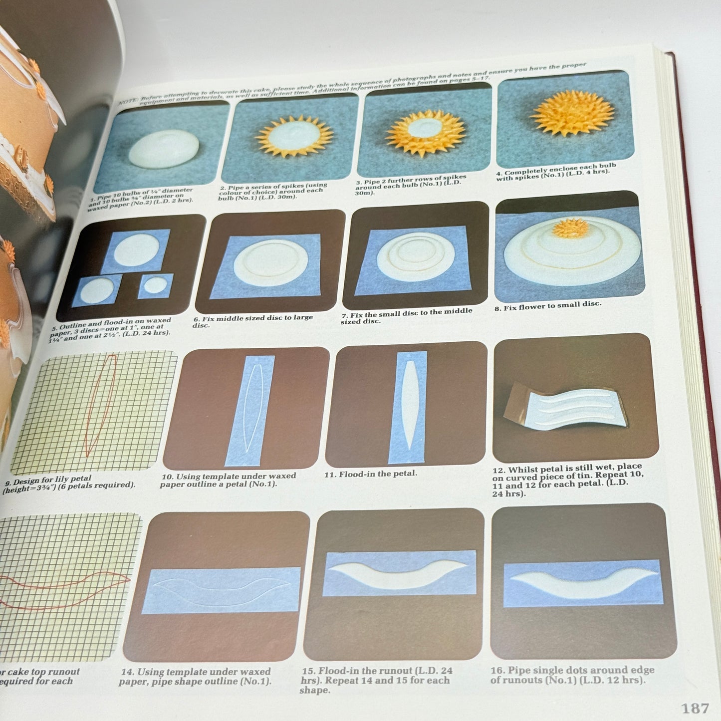 (Vintage) 101 Cake Designs by Mary Ford