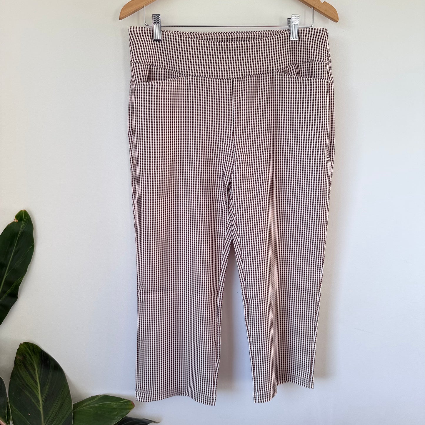 ACEGOLFS Brown Gingham Capri Pants - Size M