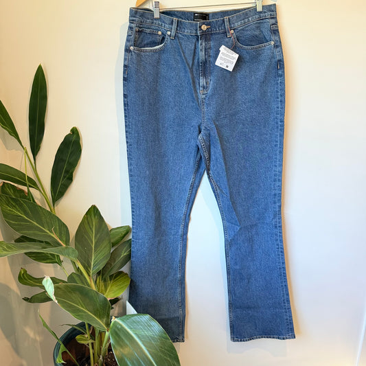 ASOS DESIGN Medium Blue Wash Jeans - 36/36 Tall
