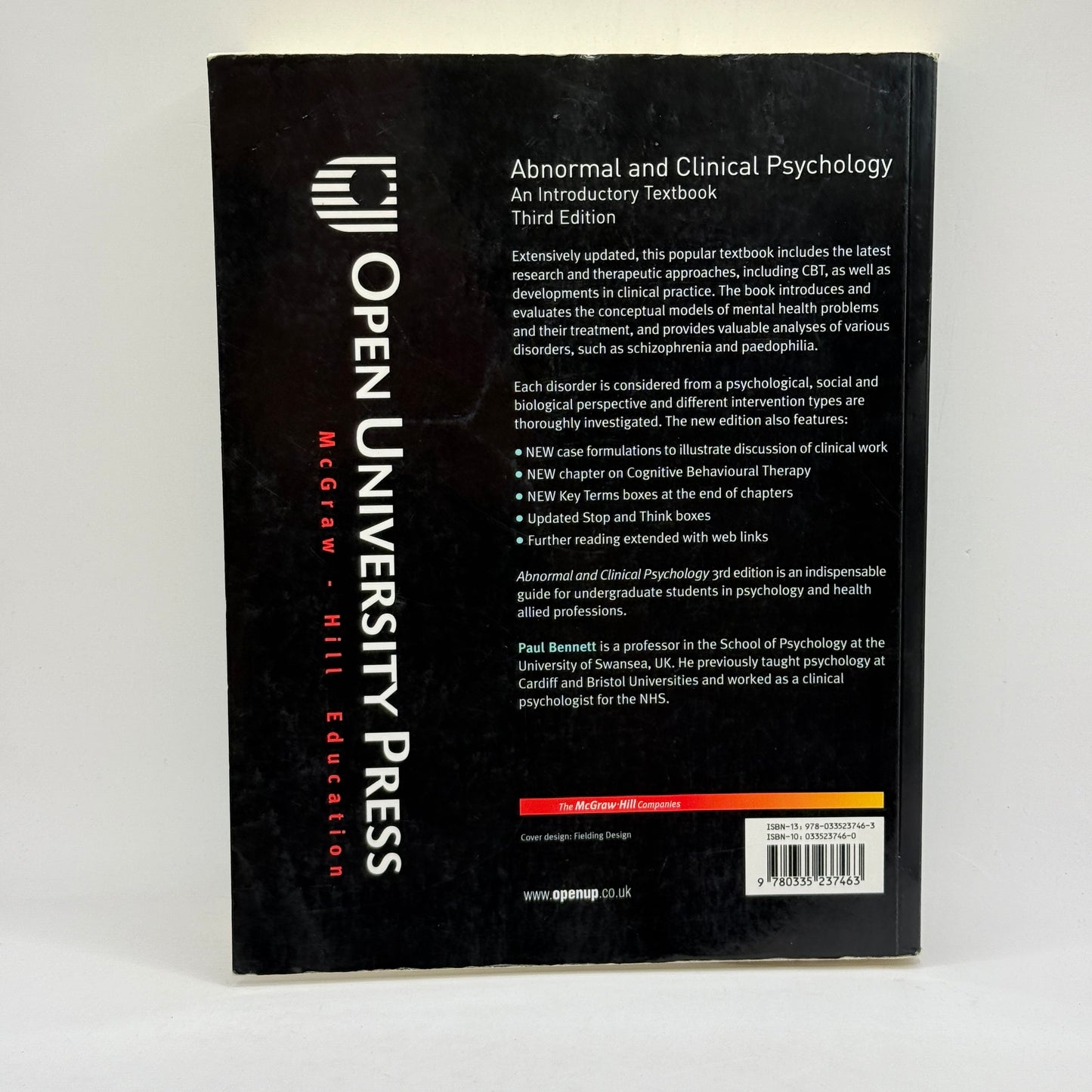 Abnormal and Clinical Psychology: An Introductory Textbook by Paul Bennett