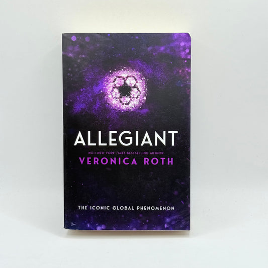 Allegiant by Veronica Roth (Divergent Trilogy, Book 3)