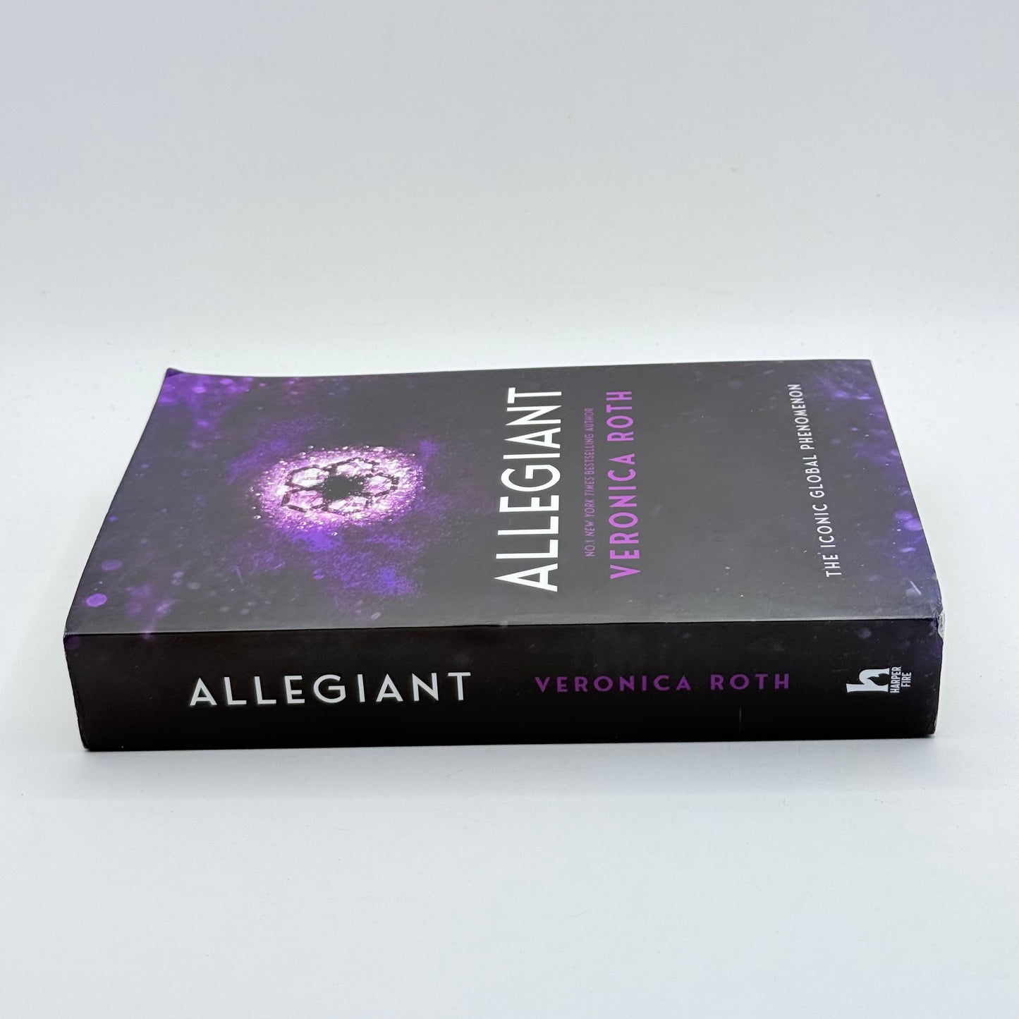 Allegiant by Veronica Roth (Divergent Trilogy, Book 3)