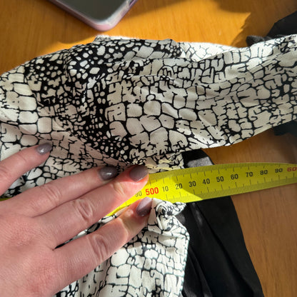 3-Piece Black & White Beaded Tunic & Trouser Salwar Kameez Set, 36cm Waist