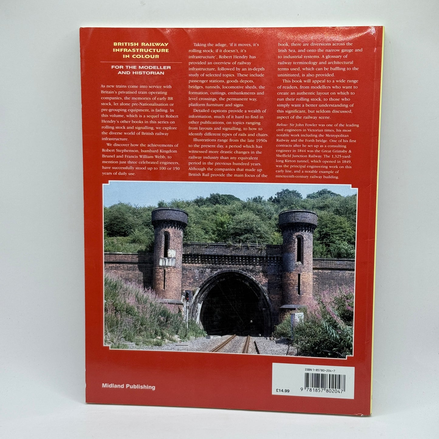British Railway Infrastructure in Colour by Robert Hendry