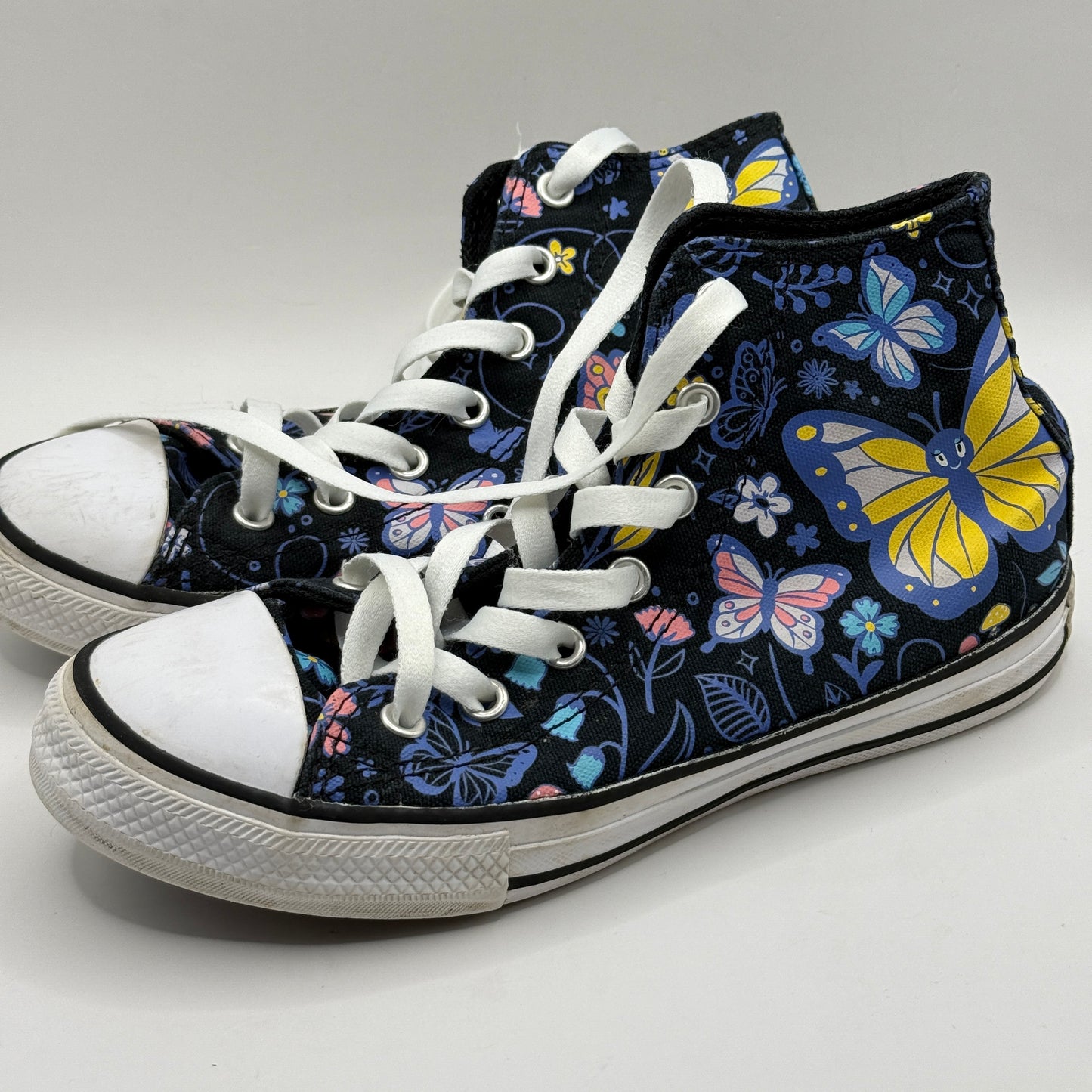 Converse Chuck Taylor All Star High-Tops - Size 2 (Youth Kids)