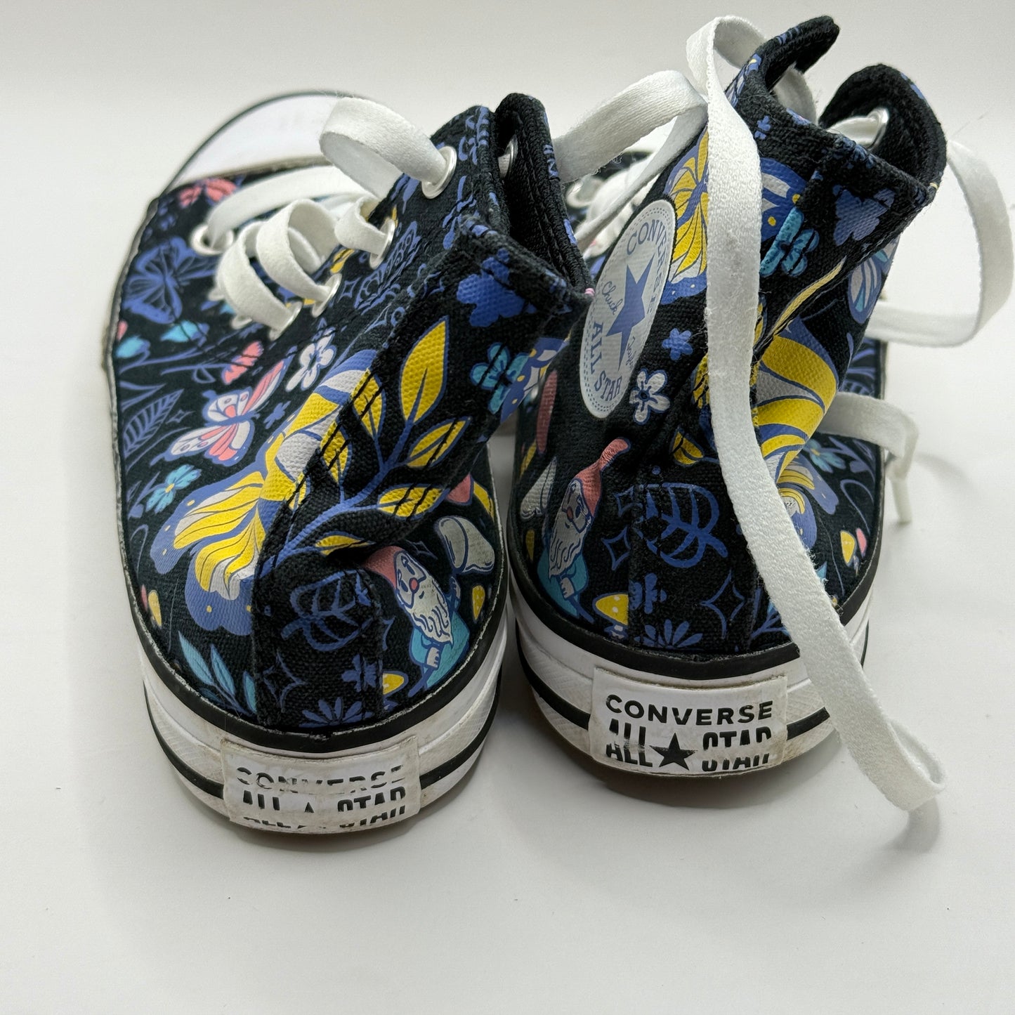 Converse Chuck Taylor All Star High-Tops - Size 2 (Youth Kids)