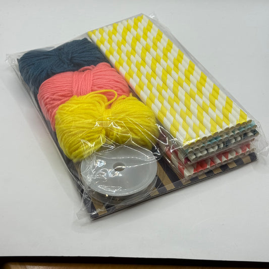 Craft kit - paper straws & yarn - toy craft kits original photo - what’s new toys