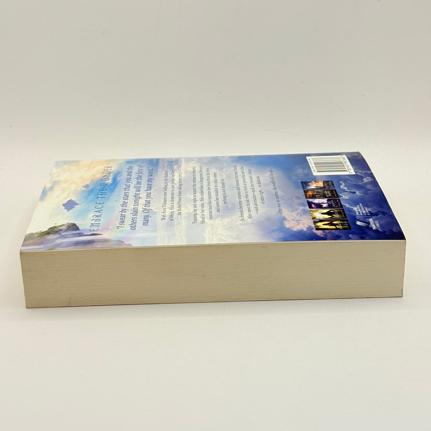 Draekora by Lynette Noni (The Medoran Chronicles, Book 3)