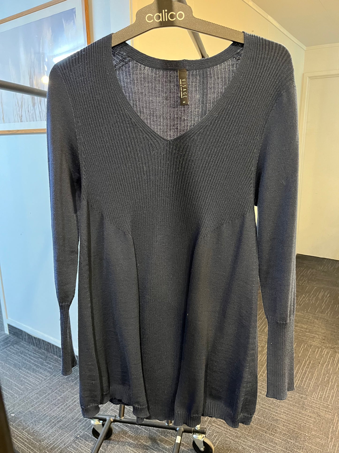 Visage (NZ Made) Size M 100% Merino Top