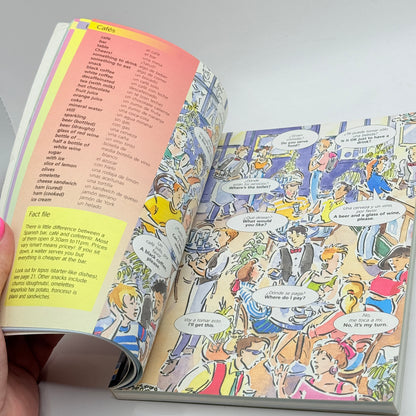 ES Essential Spanish Phrasebook & Dictionary by Usborne